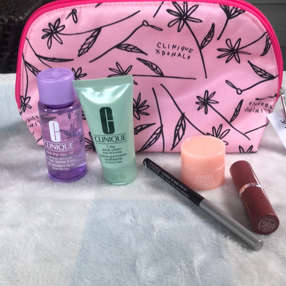 Clinique makeup bag GWP lipstick eyeliner take the day off 7 day scrub cream NWT
